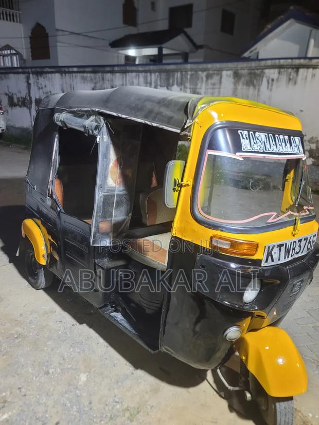 Bajaj RE 2025 Black