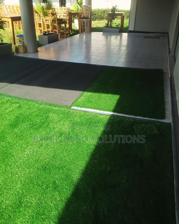 Grass Carpet With Natural Green Soft Surface Finish