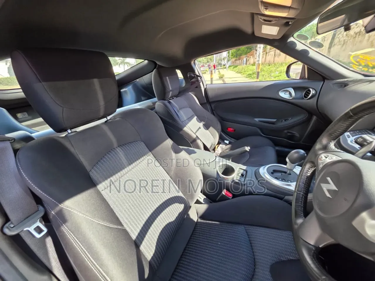 Nissan Fairlady 2019 Red