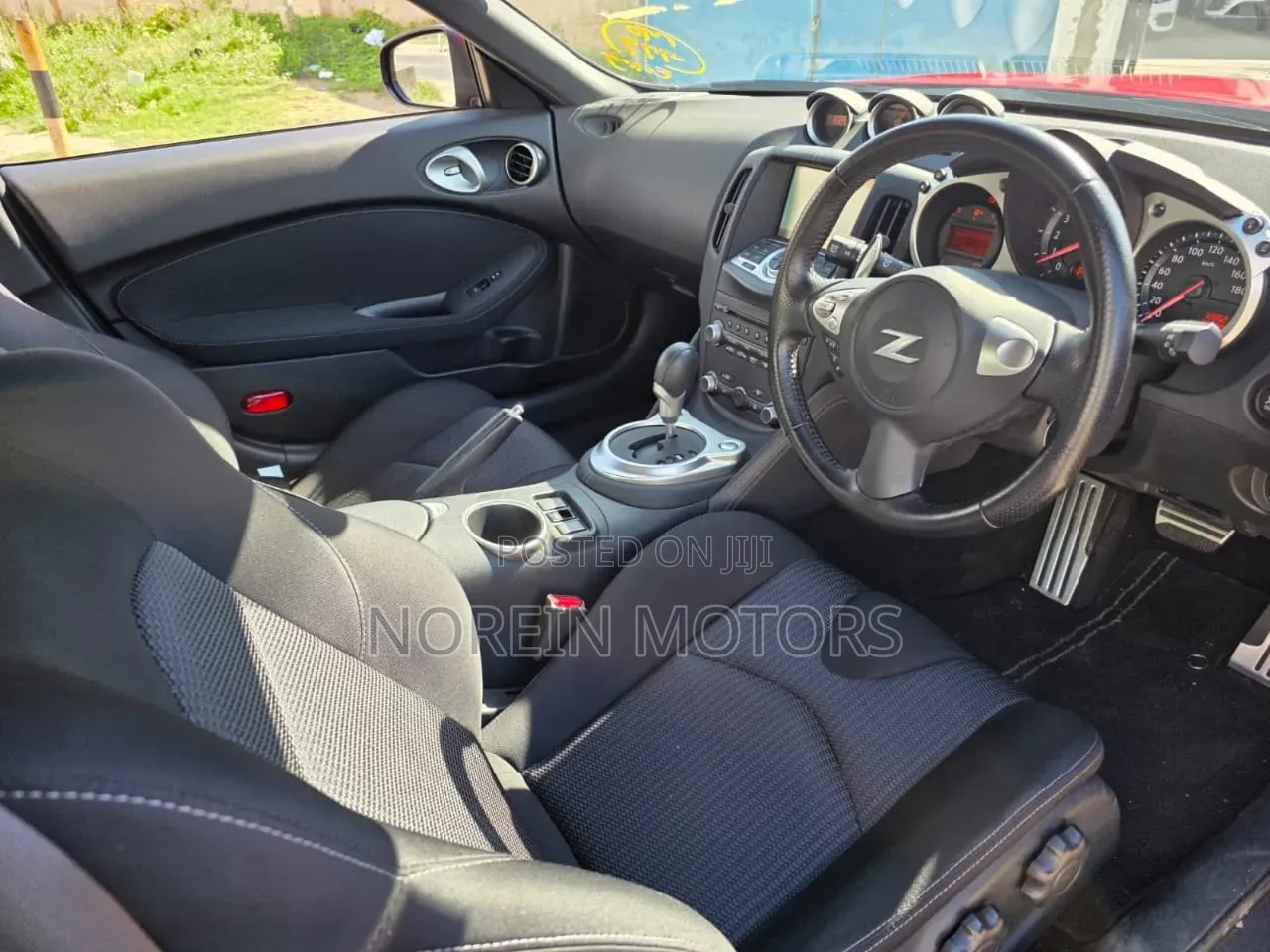 Nissan Fairlady 2019 Red