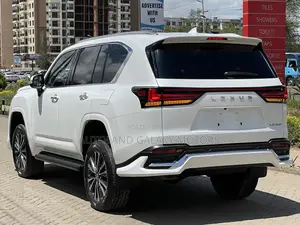 Lexus LX 600 2022 White