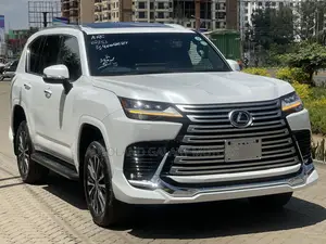 Lexus LX 600 2022 White