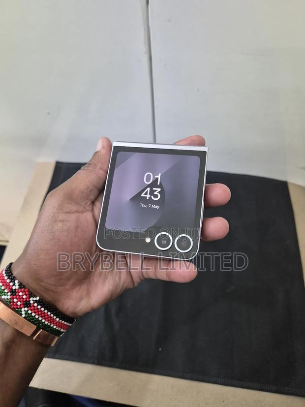 Samsung Galaxy Z Flip6 256 GB Black - thumbnail 2