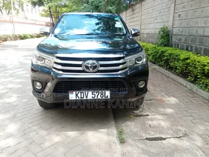 Toyota Hilux 2016 Black