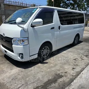 Toyota HiAce 2019 White