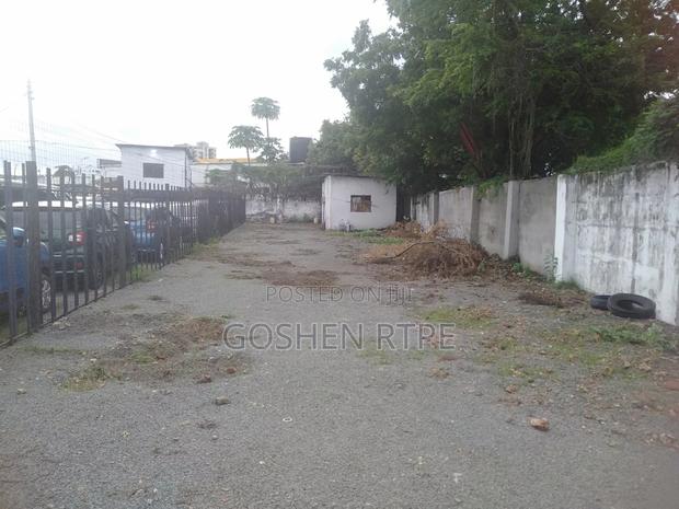 Prime Yard/Showroom at to Let at Mbaraki Mombasa City (Island) - thumbnail 2