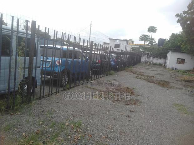 Prime Yard/Showroom at to Let at Mbaraki Mombasa City (Island) - thumbnail 3