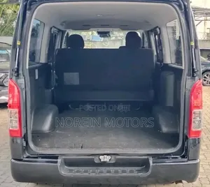 Toyota HiAce 2019 Blue