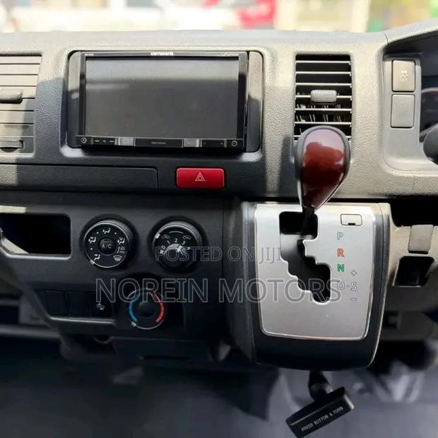 Toyota HiAce 2019 Blue - thumbnail 5
