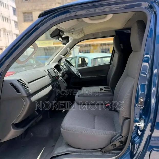 Toyota HiAce 2019 Blue - thumbnail 6