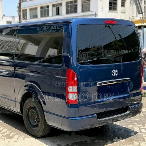 Toyota HiAce 2019 Blue - thumbnail 8