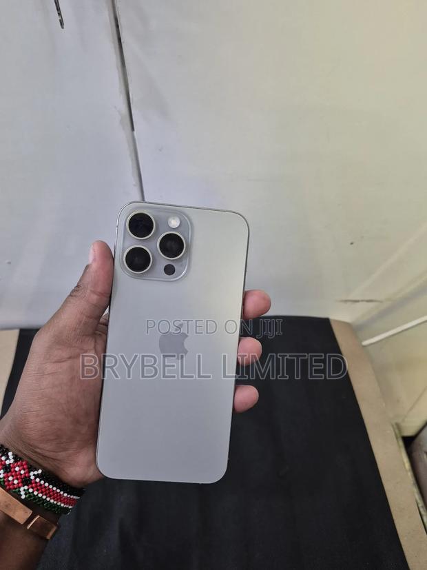 Apple iPhone 15 Pro Max 256 GB Gray - thumbnail 6