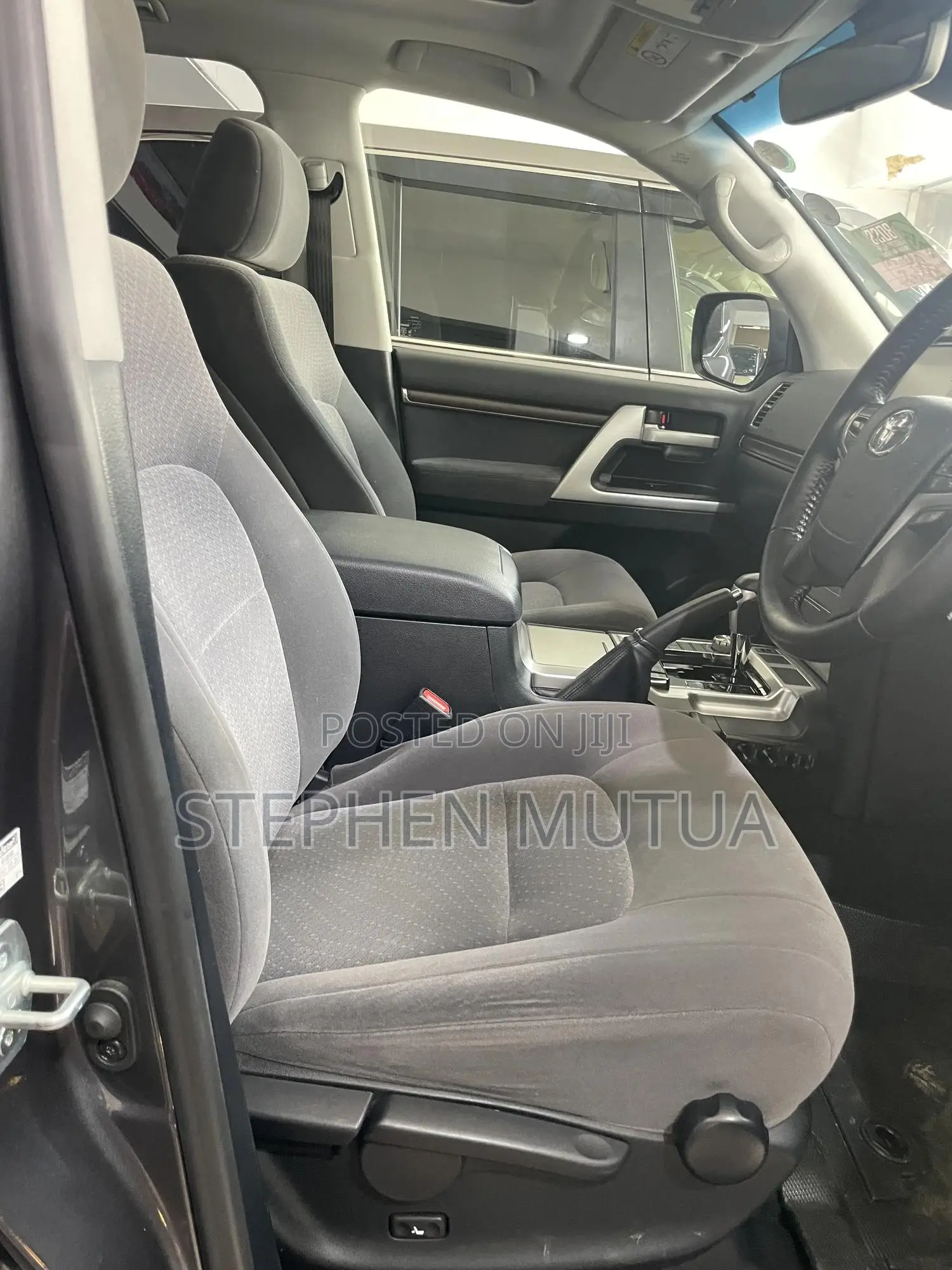 Toyota Land Cruiser 4.6 V8 ZX 2019 Gray