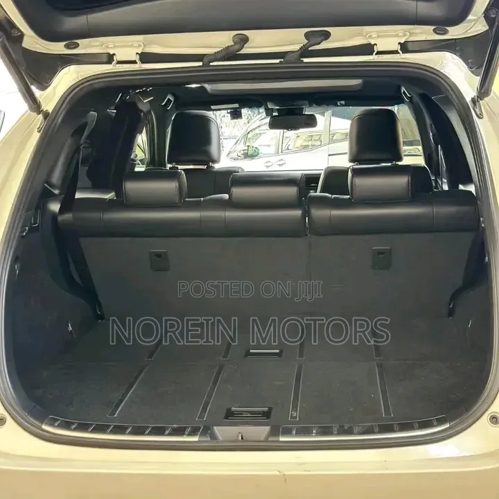 Toyota Harrier 2018 White