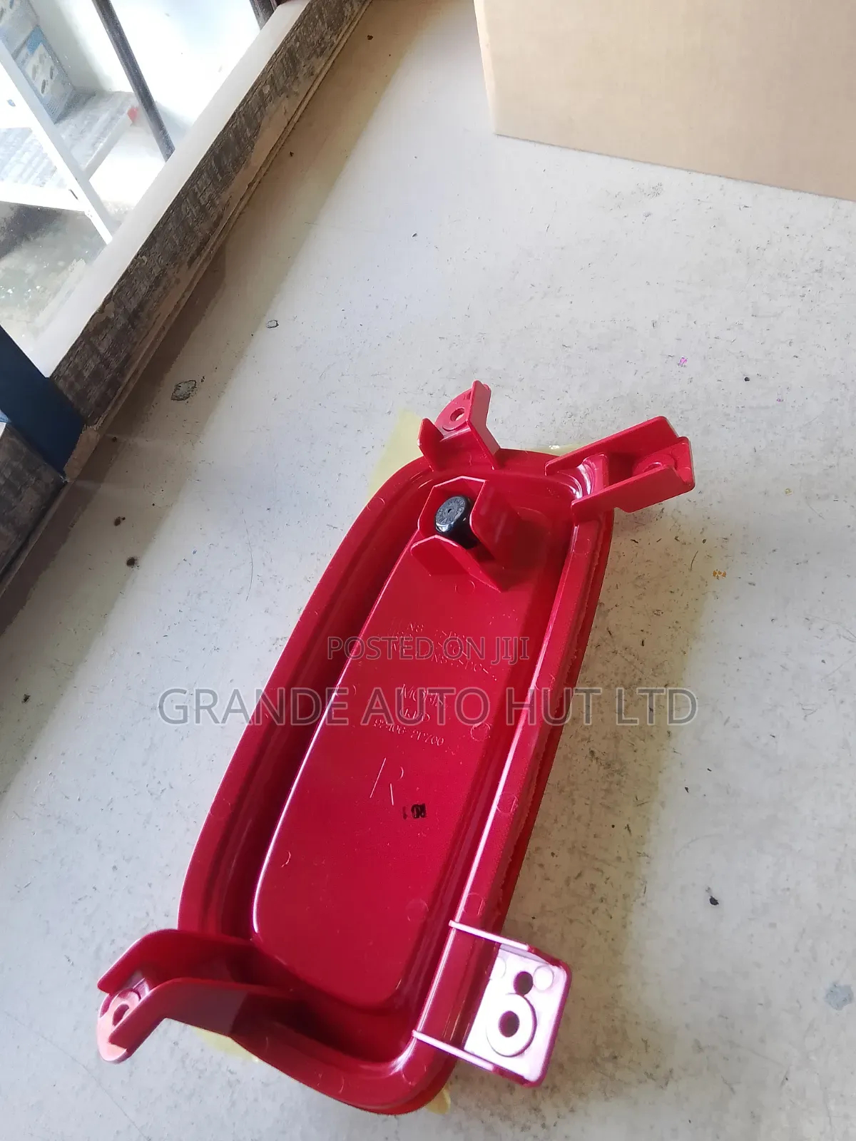 Right Hand Rear Bumber Reflector Kia Sorento 2014 (Genuine)
