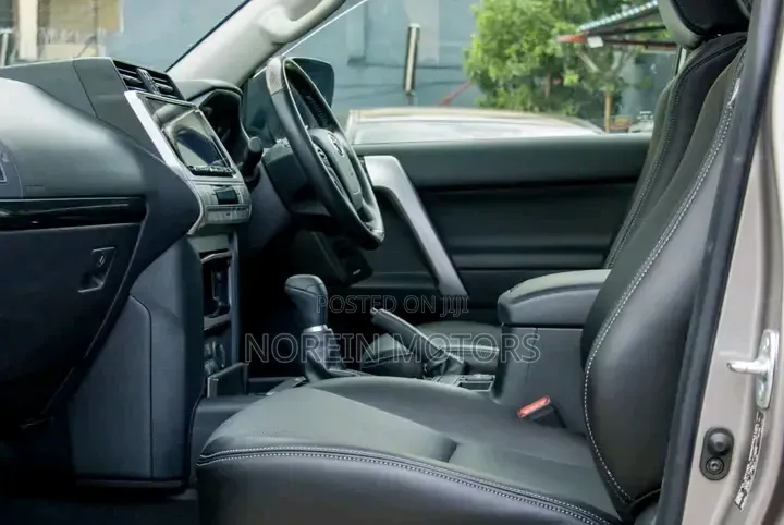 Toyota Land Cruiser Prado 2.8 2020 Gray