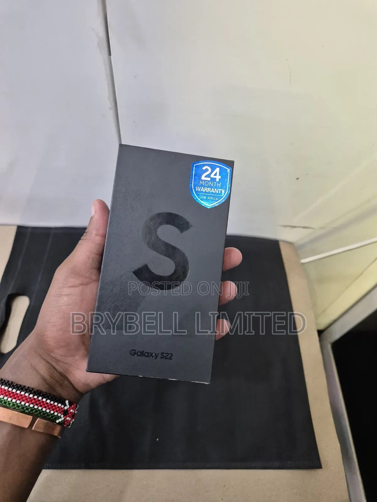 New Samsung Galaxy S22 5G 256 GB Black
