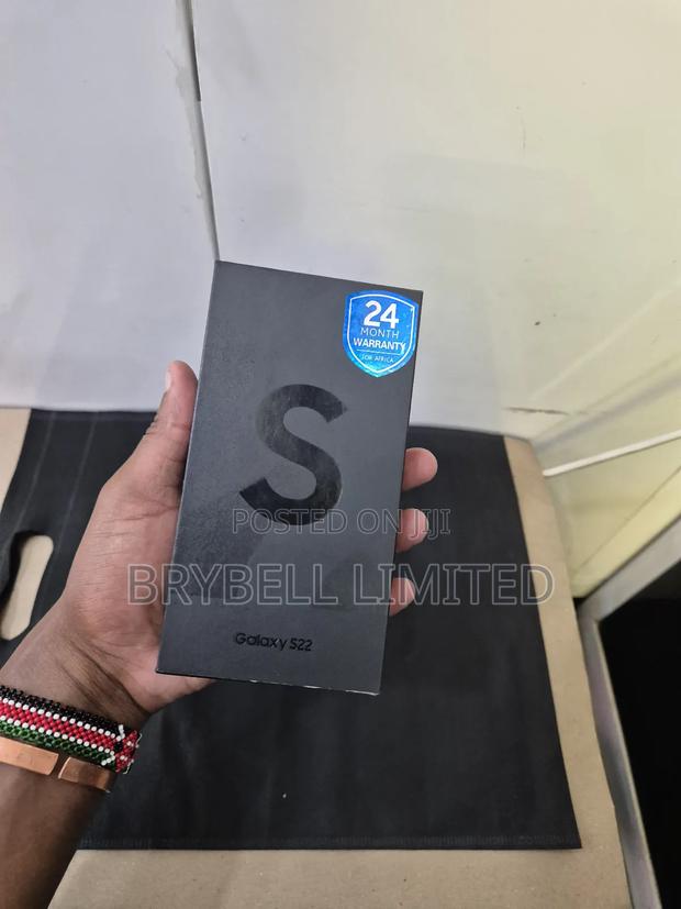 New Samsung Galaxy S22 5G 256 GB Black