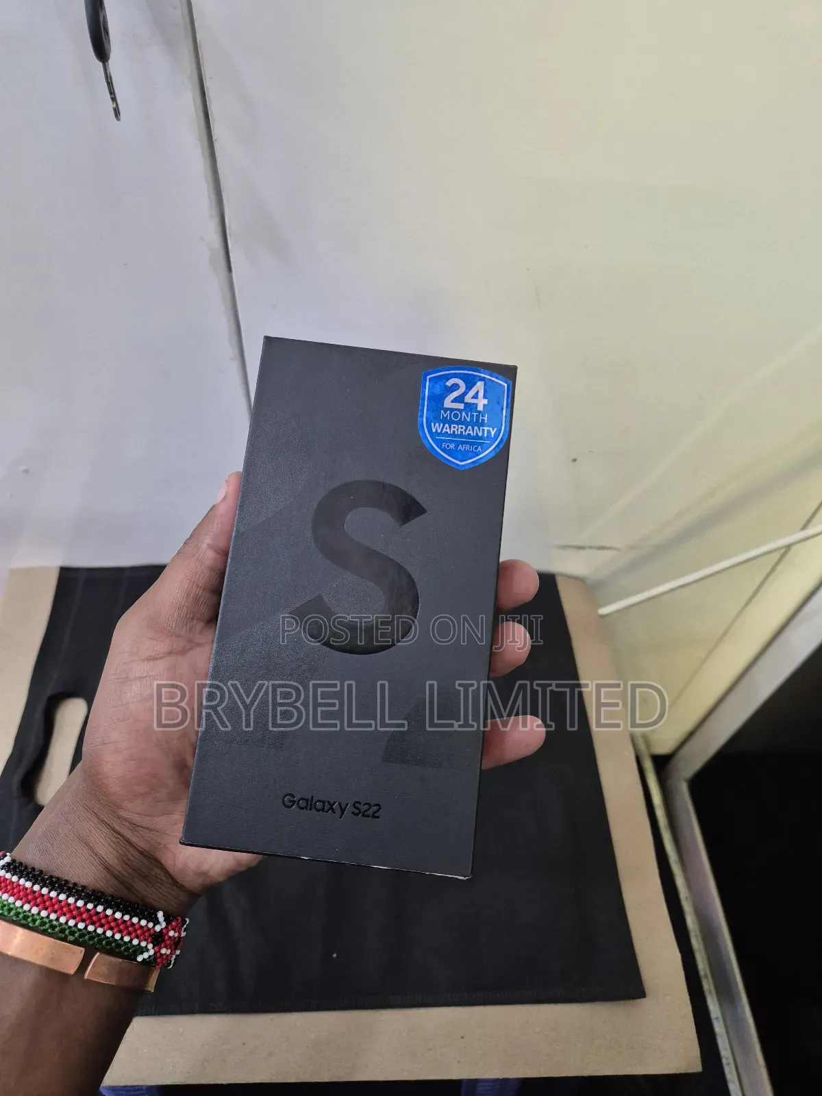 New Samsung Galaxy S22 5G 256 GB Black