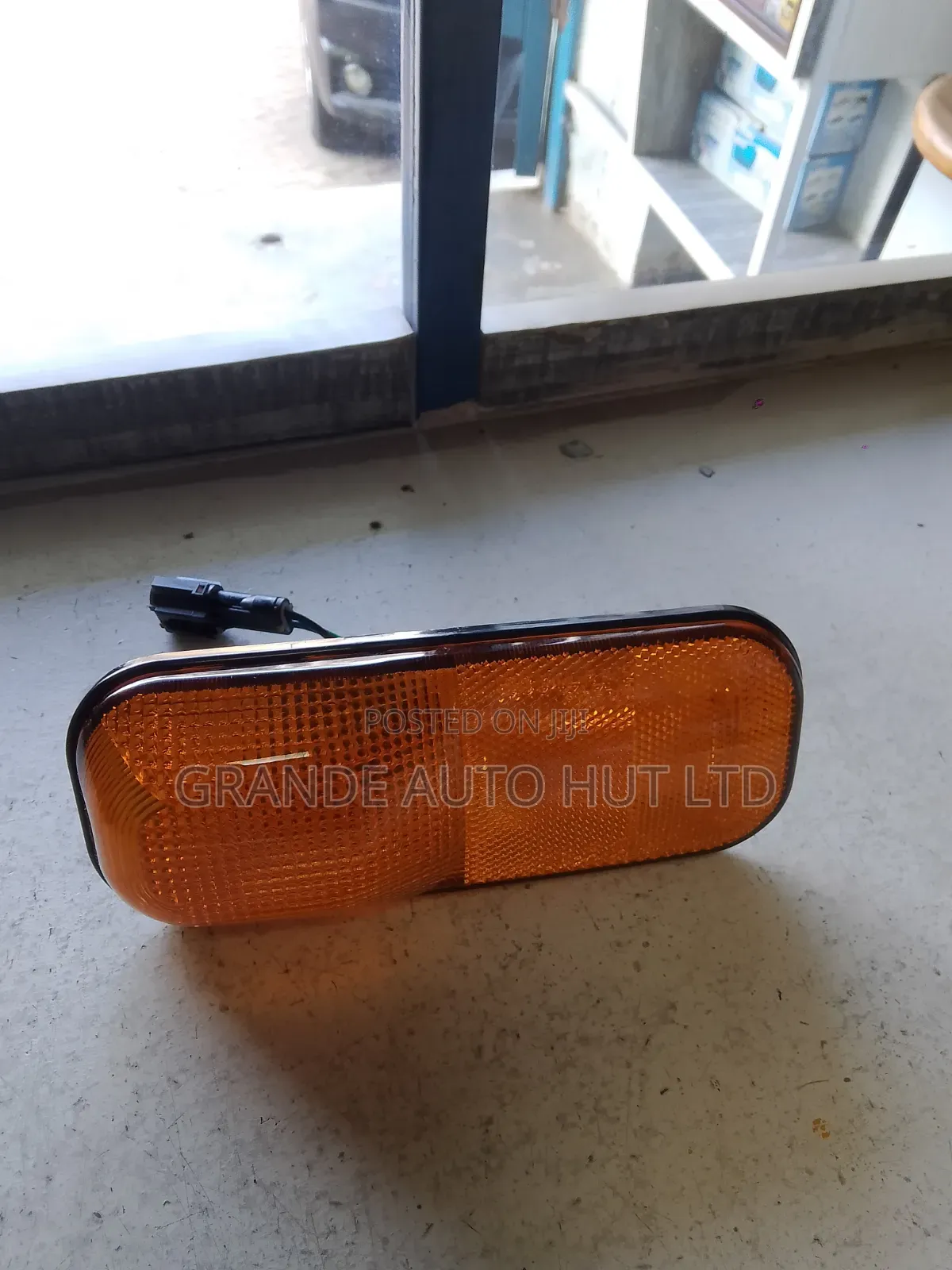 Turn Signal/Indicator Lamp Left Hyundai Hd72/65 (Genuine)