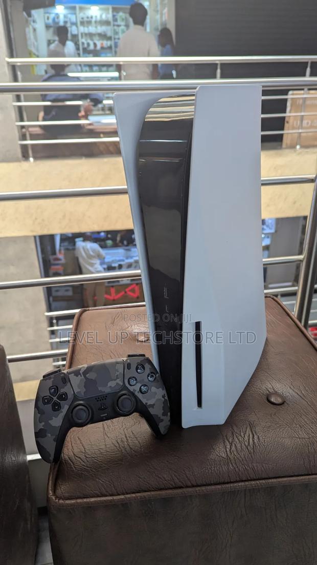 Playstation 5 Slim Standard Edition(Ex-Uk) With Controller