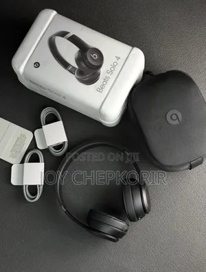 Beats Solo 4 (Wireless on-Ear Headphones)