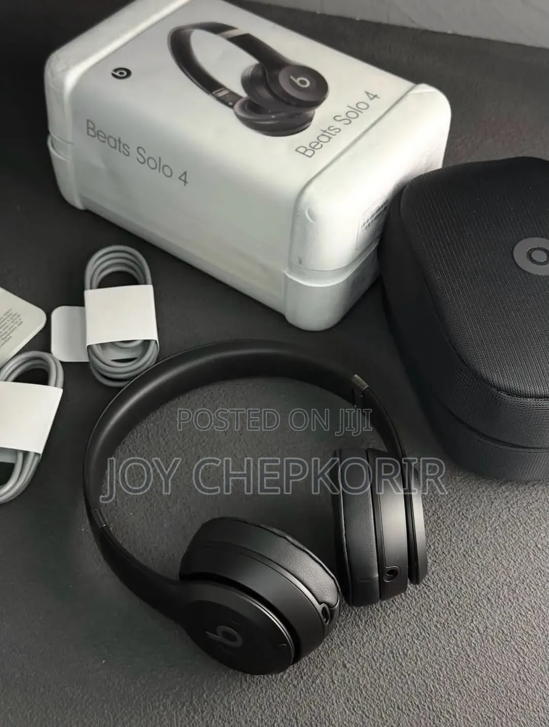 Beats Solo 4 (Wireless on-Ear Headphones)