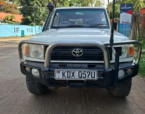 Toyota Land Cruiser 2013 White
