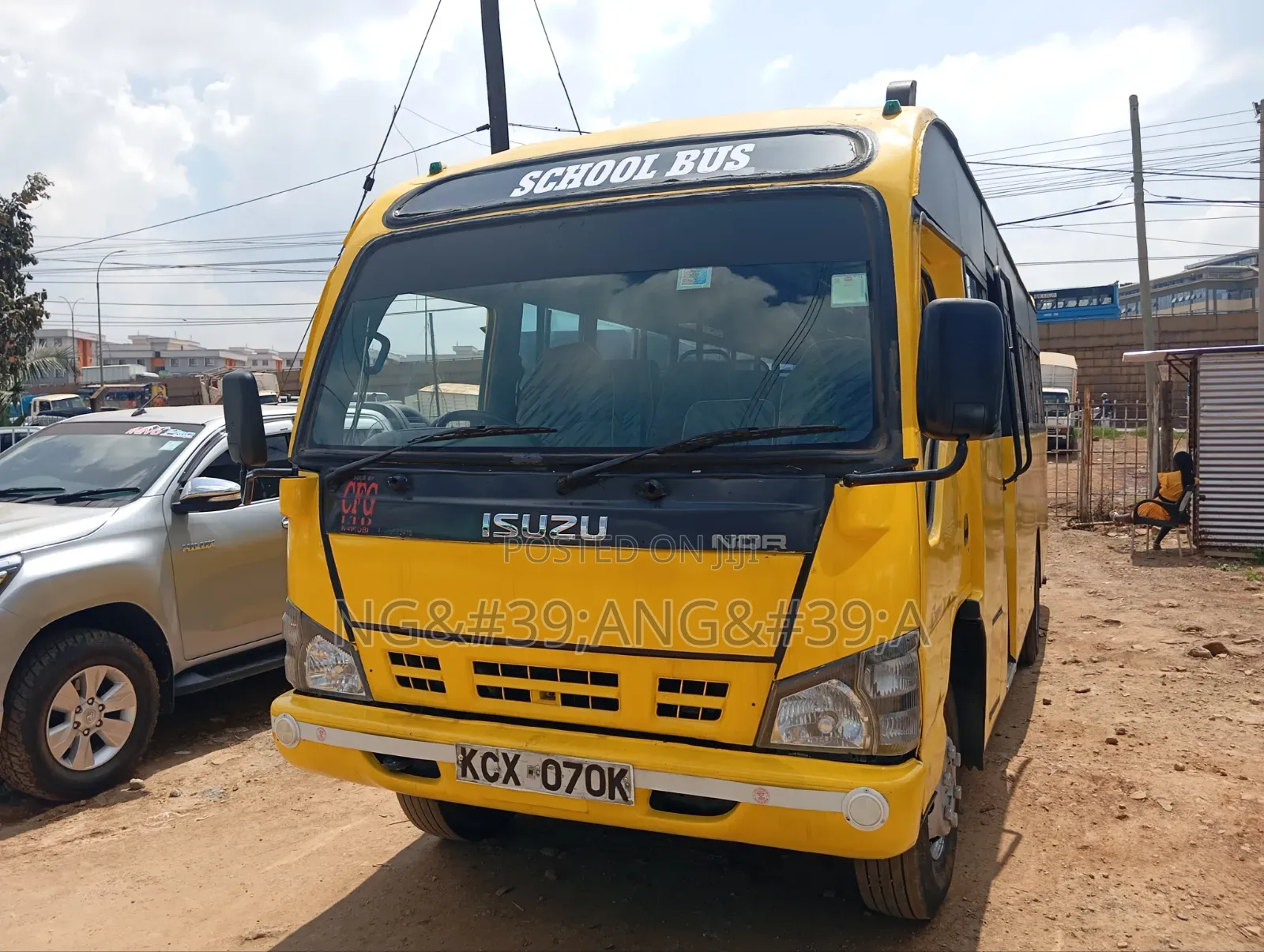 Isuzu NQR 2018 Yellow