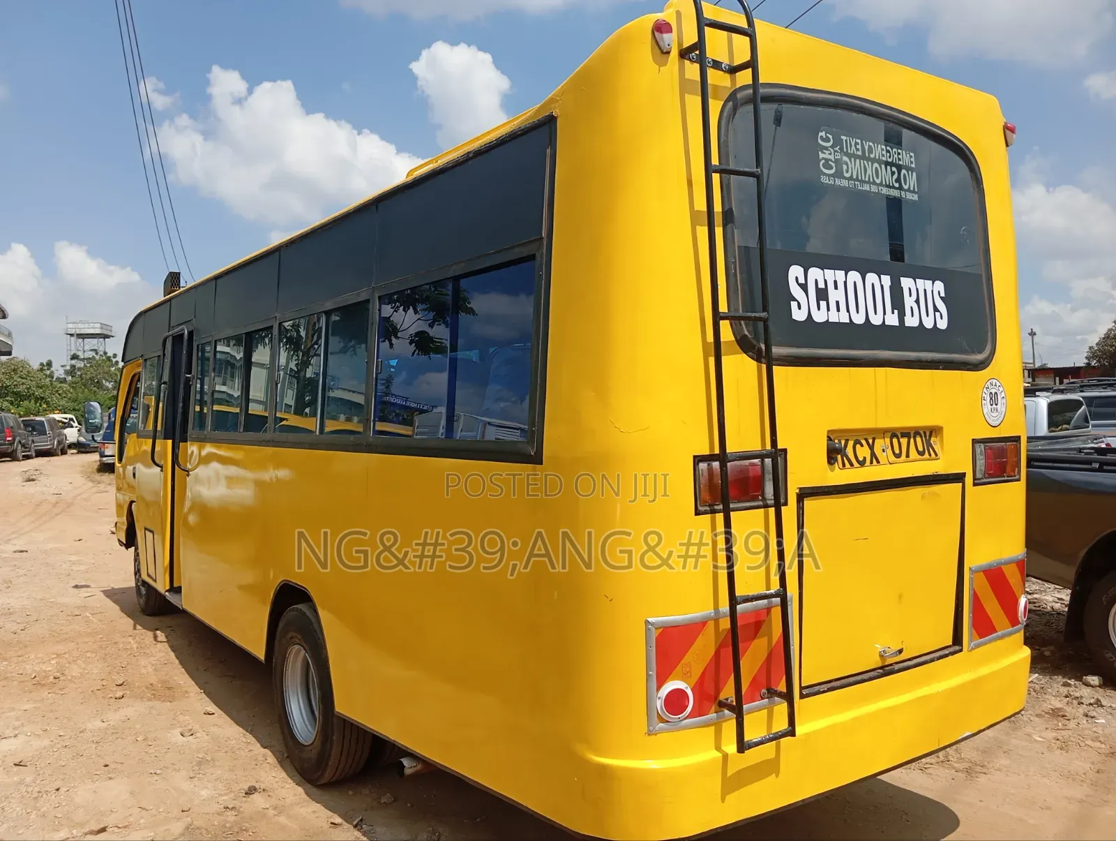 Isuzu NQR 2018 Yellow