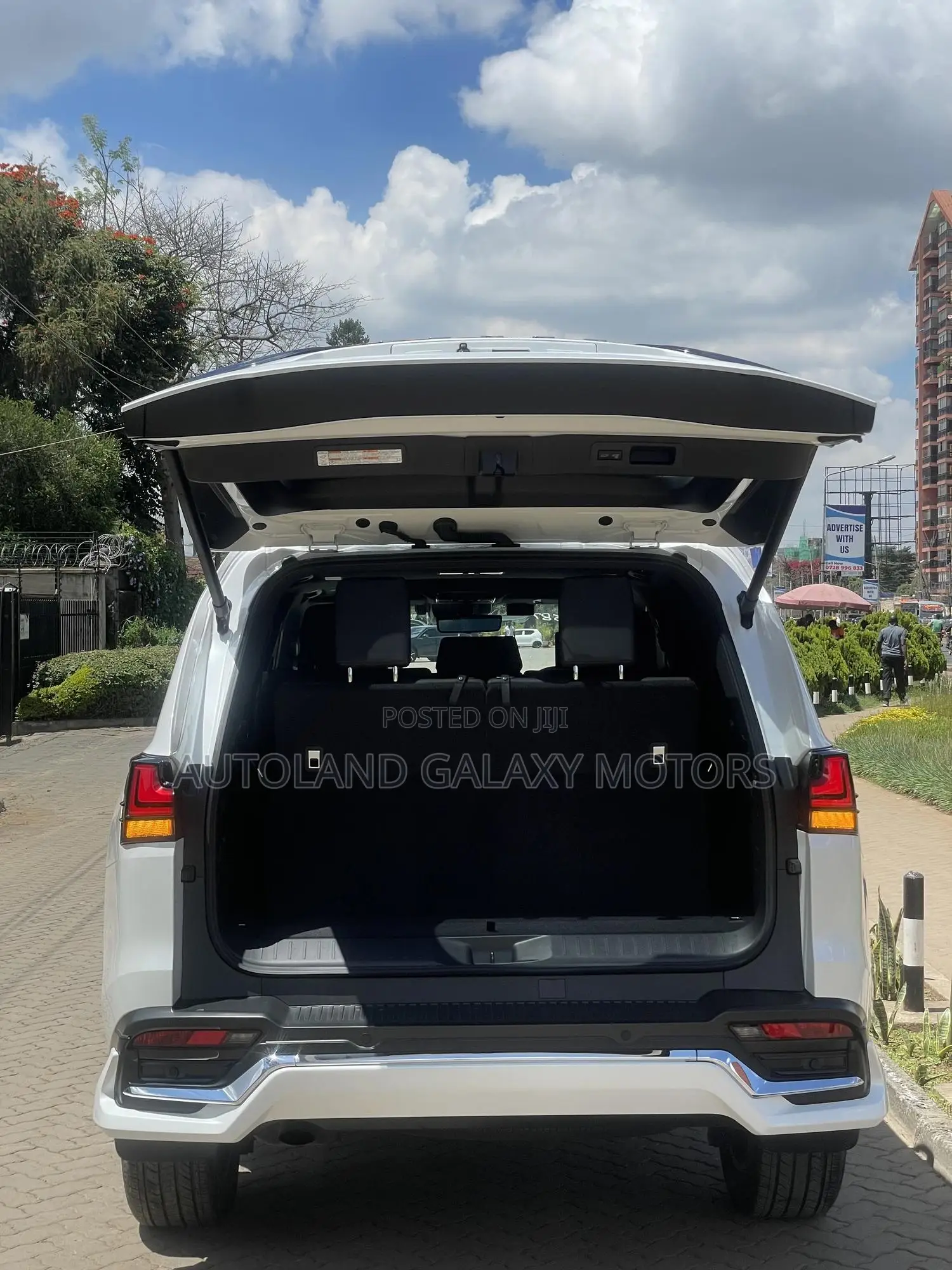Lexus LX 600 2022 White