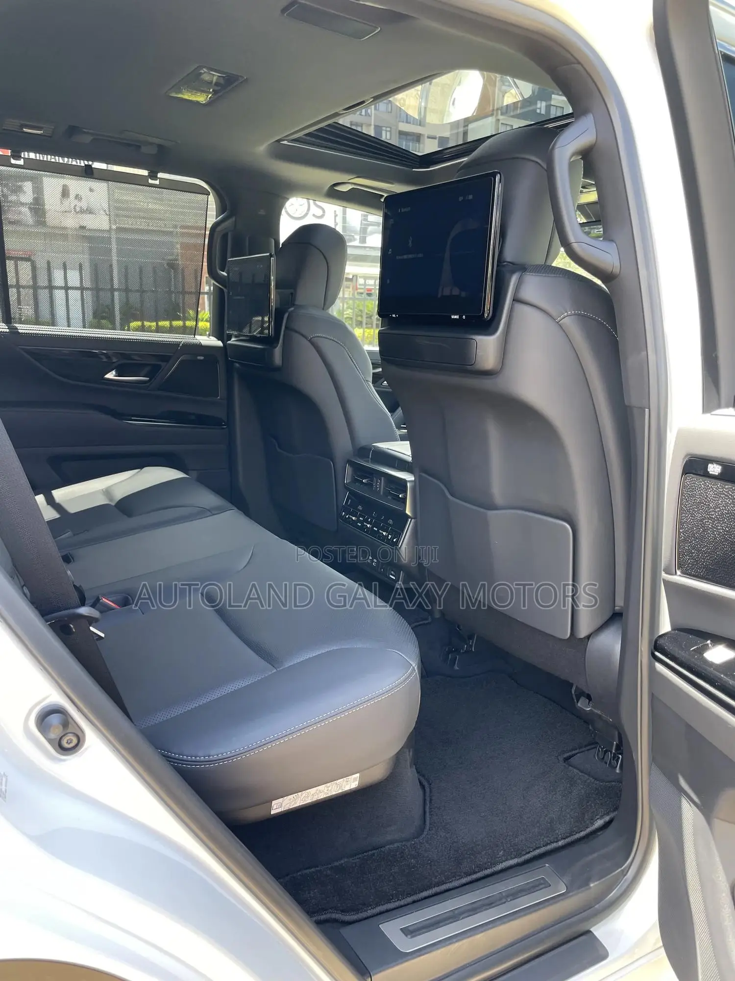 Lexus LX 600 2022 White