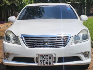 Toyota Crown 2012 White
