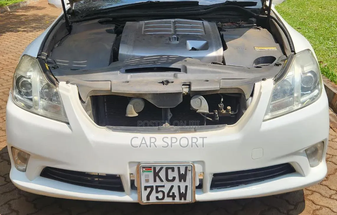 Toyota Crown 2012 White