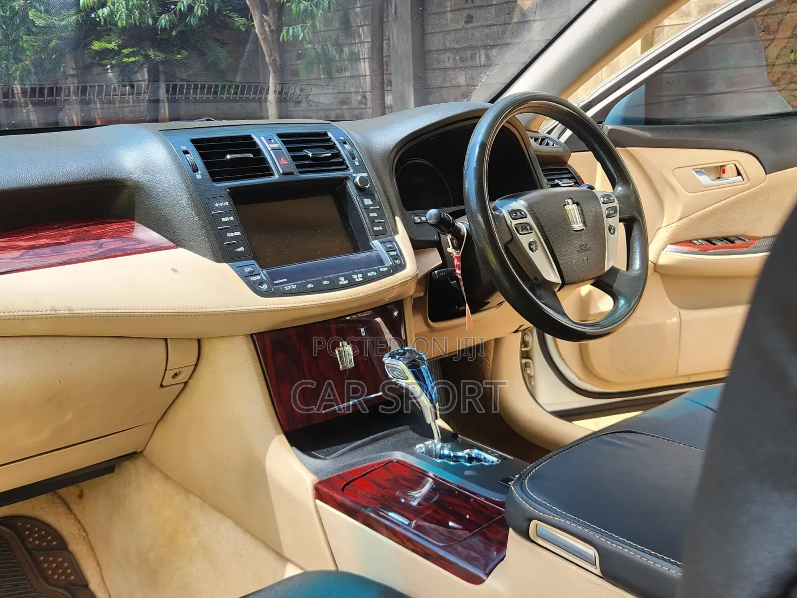 Toyota Crown 2012 White