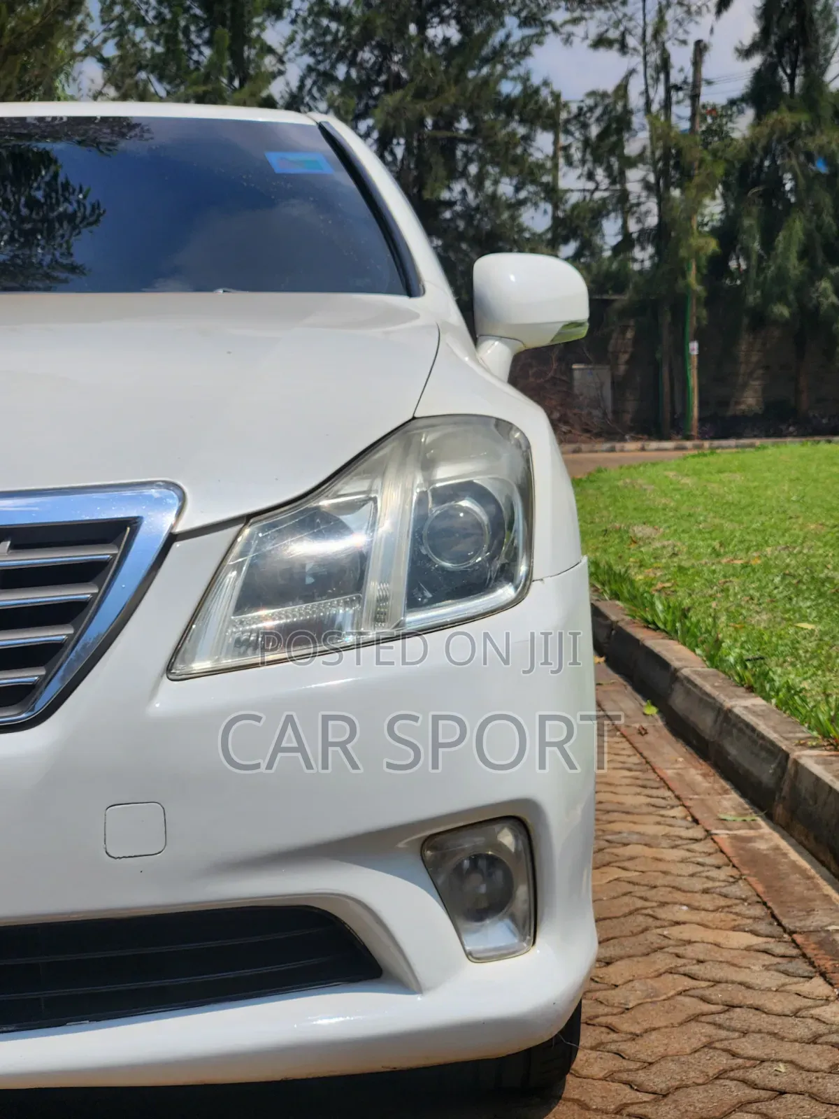 Toyota Crown 2012 White