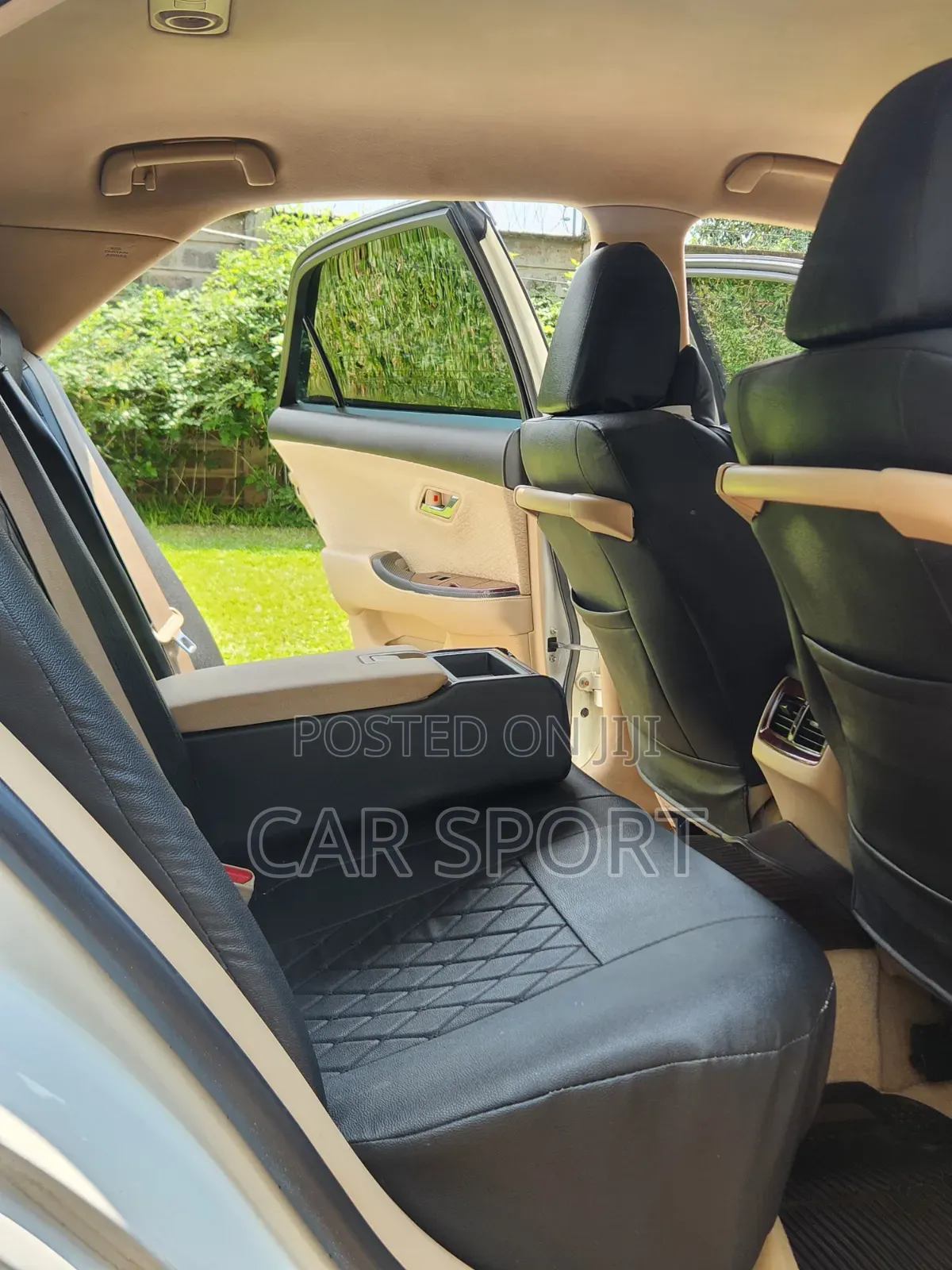 Toyota Crown 2012 White