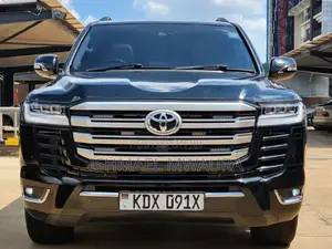 Toyota Land Cruiser 4.6 V8 ZX 2017 Black