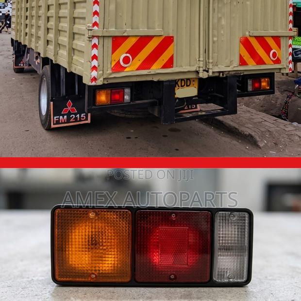 Tail Lamp Mitsubishi Canter 4d31 Fh215 (Amex)