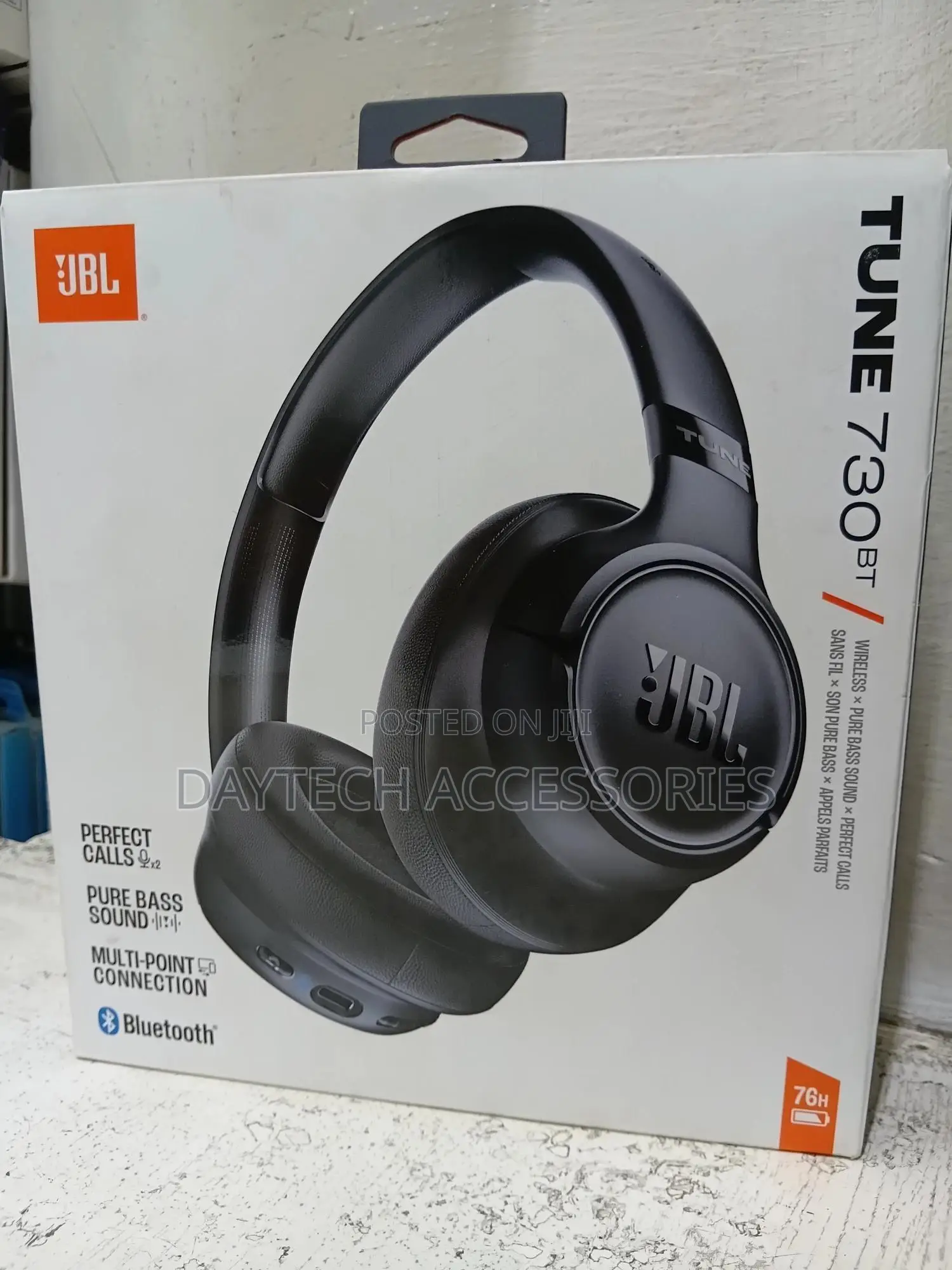 These Are JBL Tune 730bt Wireless Over-Ear Headphones in Black.