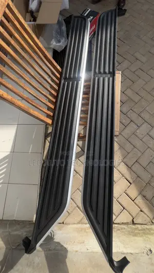 Side Steps Set for Land Rover Discovery 4