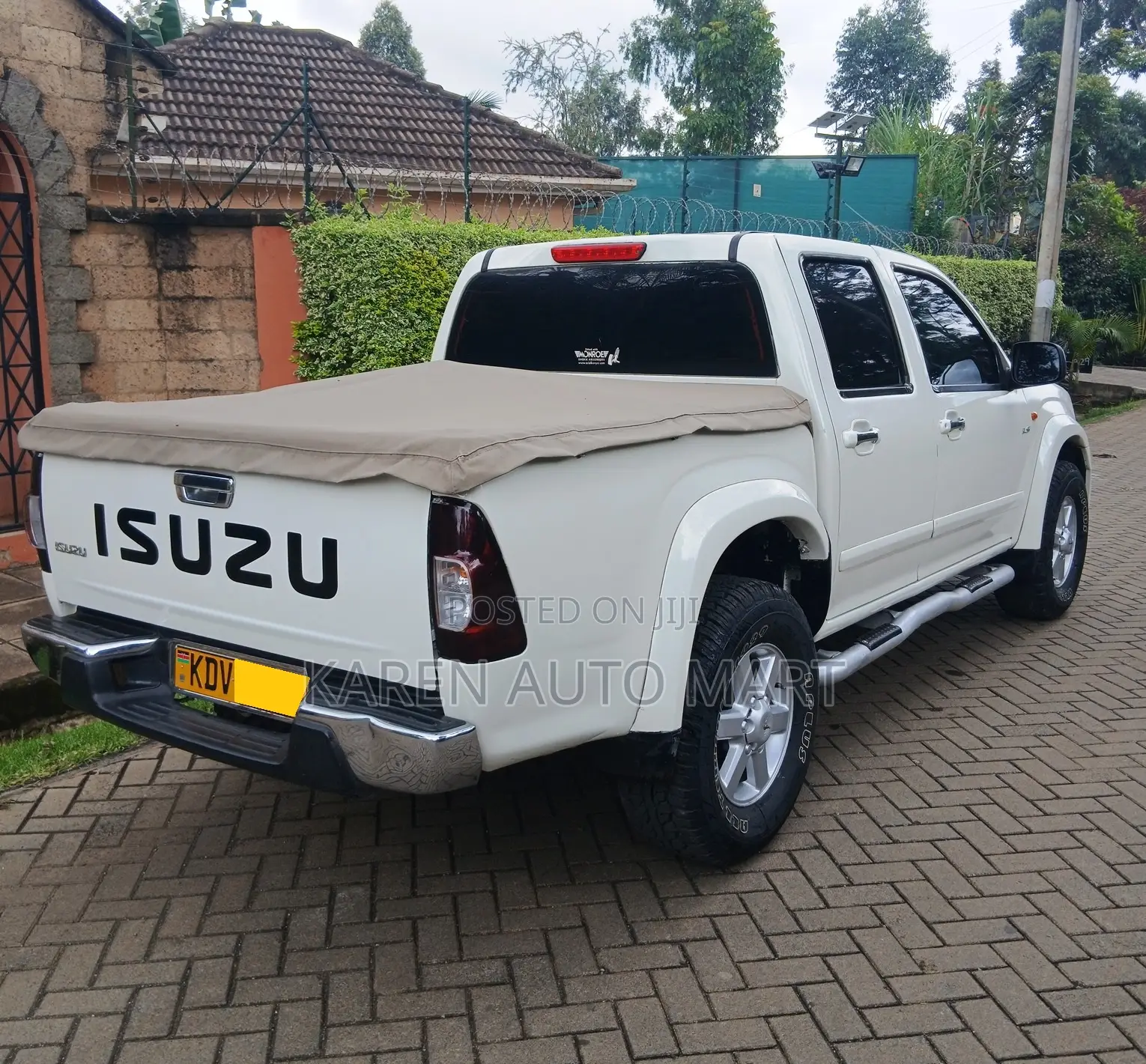 Isuzu D-MAX 2014 White
