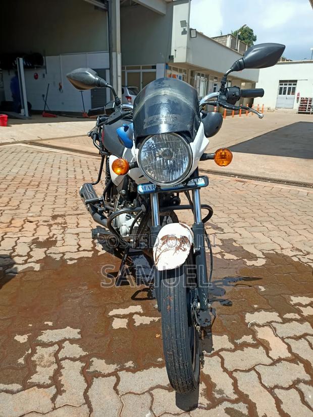 Bajaj Boxer 150 UG 2021 White - thumbnail 4