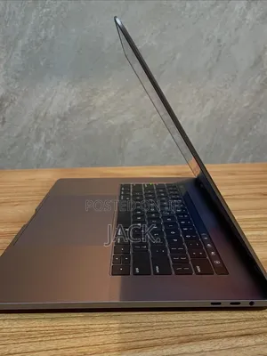 Laptop Apple MacBook Pro 2019 32GB Intel Core i9 SSD 1T