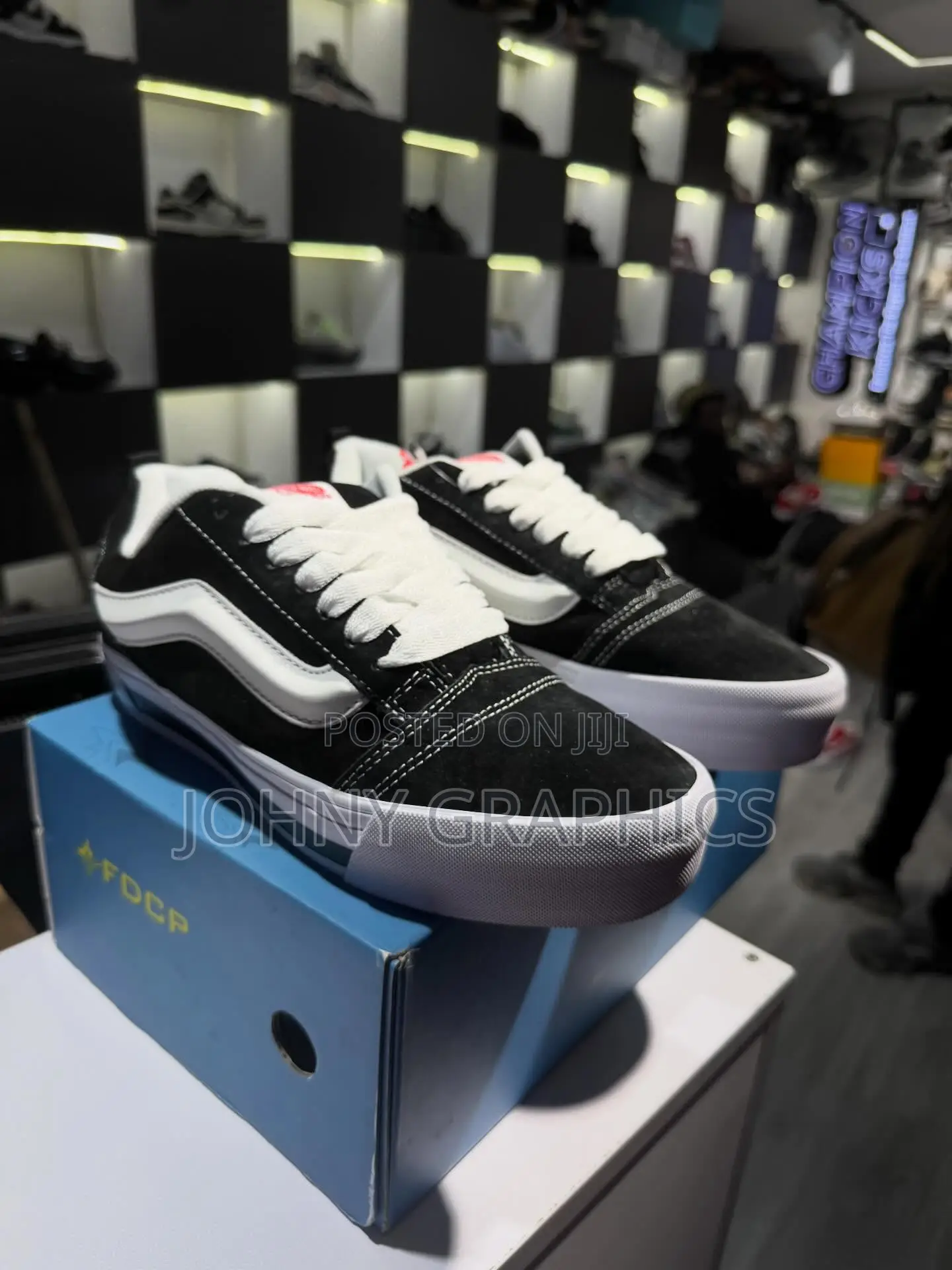 Vans Knu Skool Sneakers - Black/White (All Sizes Available)