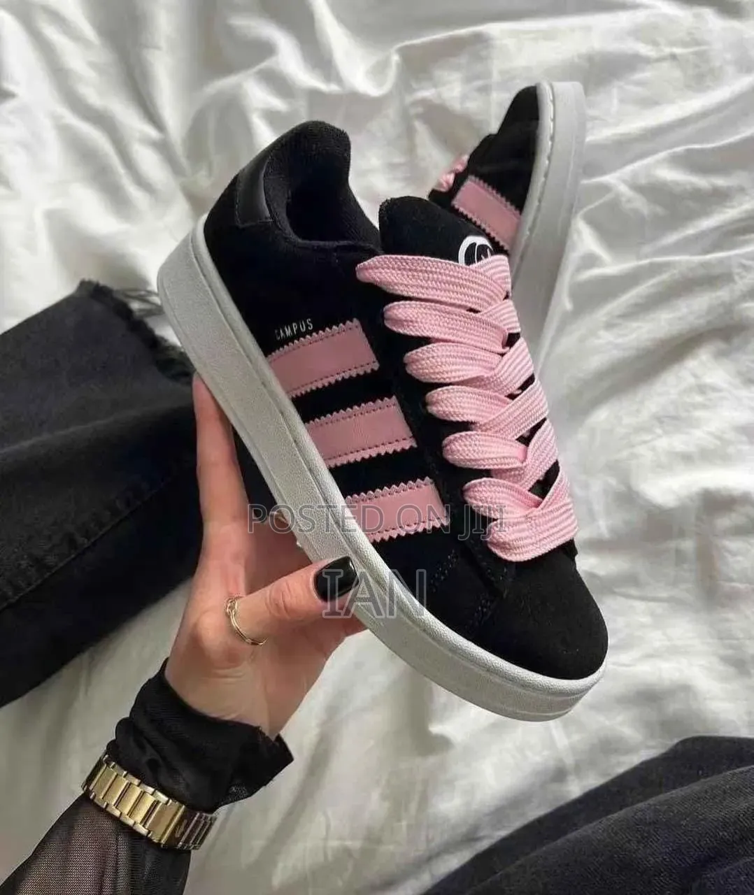 Addias Sneakers