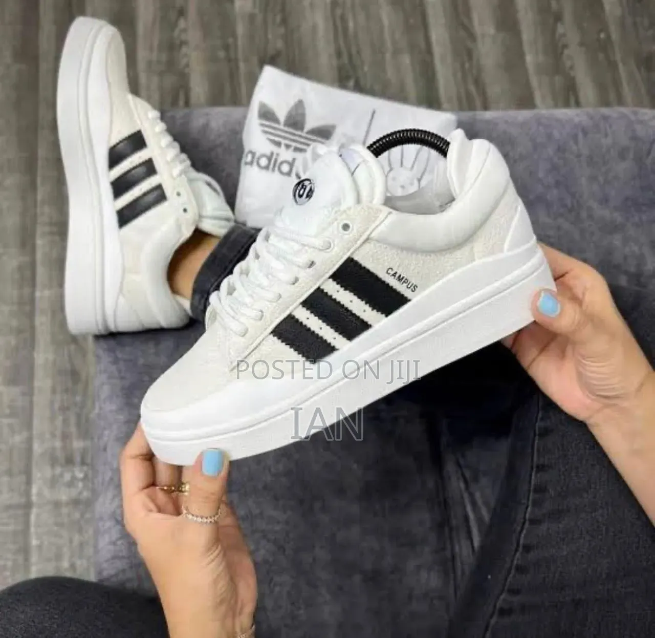 Addias Sneakers