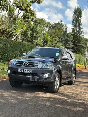 Toyota Fortuner 2011 Gray