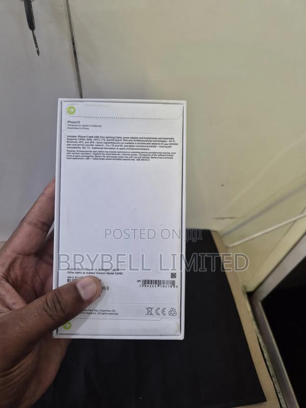 New Apple iPhone 13 128 GB Black - thumbnail 3