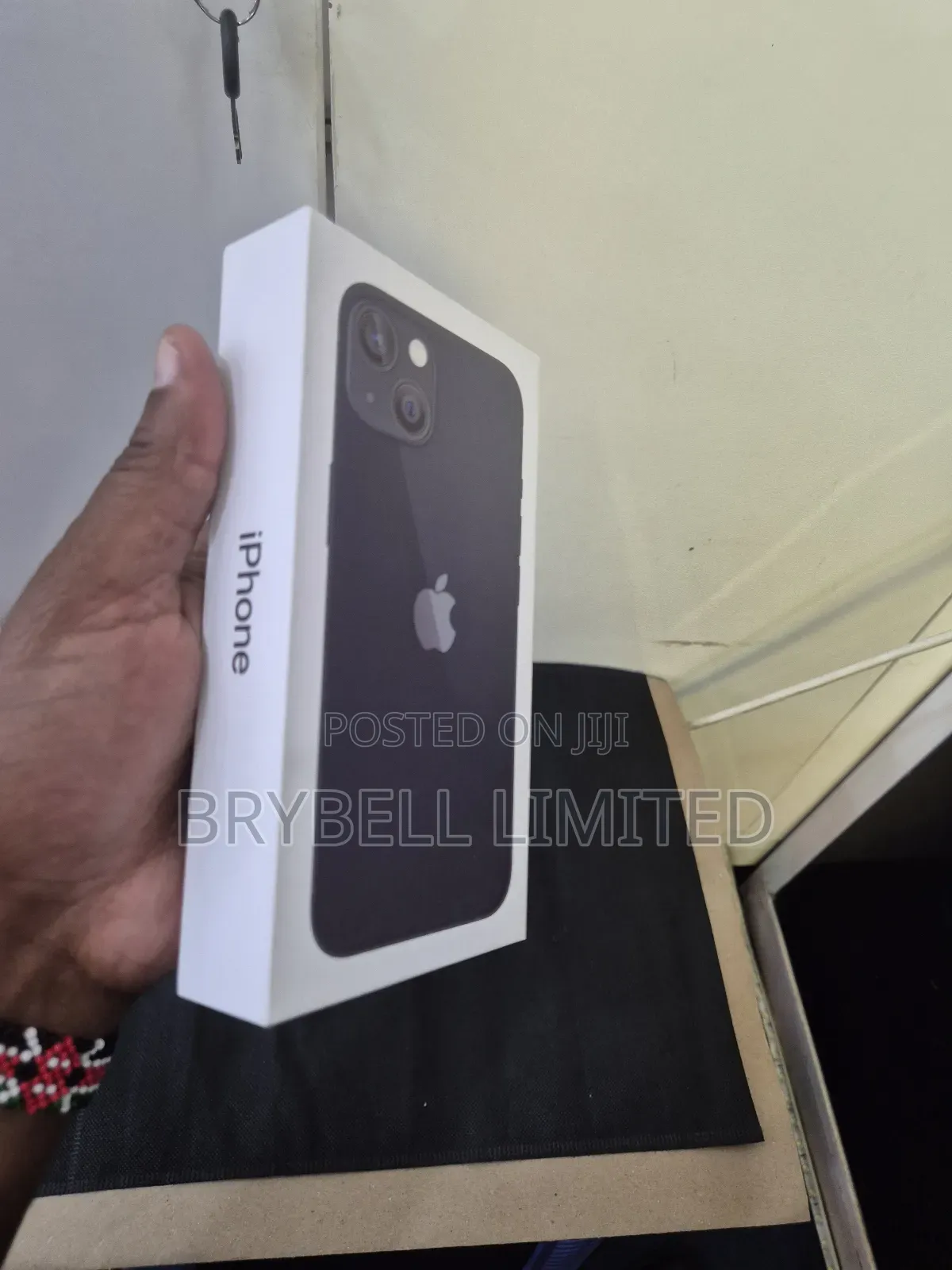 New Apple iPhone 13 128 GB Black